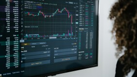 Understanding Bollinger Bands and Their Significance in Cryptocurrency Trading